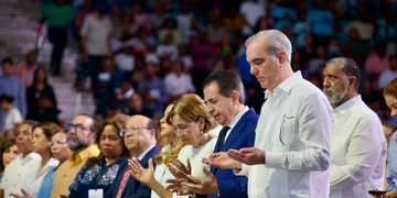 Abinader: "El Gobierno pasa, los hombres pasan, pero Dios permanece"