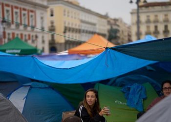 En Madrid llevan tres noches en protestas por la vivienda mientras el gobierno prepara su respuesta