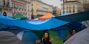 En Madrid llevan tres noches en protestas por la vivienda mientras el gobierno prepara su respuesta