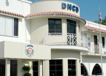 DNCD incauta 53 paquetes de marihuana en dos maletas en el AILA