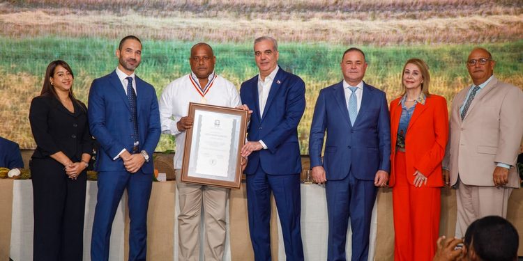 Presidente de la Asociación Dominicana de Hacendados y Agricultores destaca financiamientos por más de RD$25,000 millones a favor de más de 19 mil productores en 2025 por iniciativa de Abinader para fortalecer producción y garantizar seguridad alimentaria