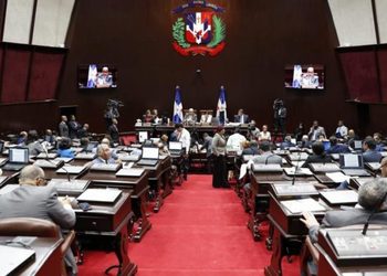 Diputados abandonan sesión para visibilizar rechazo contra agresión policial a legisladora