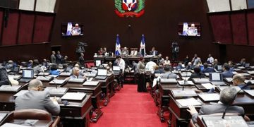 Diputados abandonan sesión para visibilizar rechazo contra agresión policial a legisladora