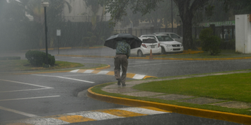 AGUACEROS MODERADOS A FUERTES CON TORMENTAS ELÉCTRICAS  Y RÁFAGAS DE VIENTO EN VARIAS  PROVINCIAS.   SE MANTIENEN LOS AVISOS Y ALERTAS METEOROLÓGICAS. RECOMENDACIONES MARÍTIMAS  EN LA COSTA ATLÁNTICA Y CARIBEÑA