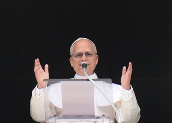 El Vaticano evalúa cómo será la aparición del papa León XIV en el Ángelus del domingo tras cirugía
