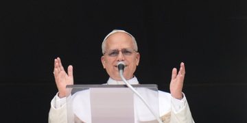 El Vaticano evalúa cómo será la aparición del papa León XIV en el Ángelus del domingo tras cirugía