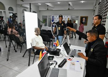 Más de cuatro de millones de dominicanos ya cuentan con la nueva cedula; resta la mitad por renovar
