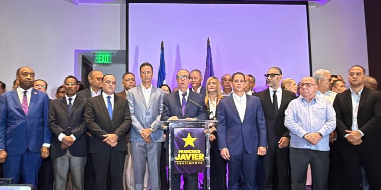 Francisco Javier seguirá por la Presidencia; rechaza PLD no preguntara antes de cancelar la consulta