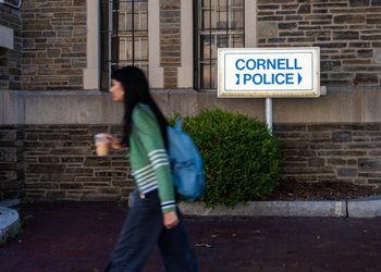 Nueva York pone a fiscal que demandó a Trump en caso de presunta violación en Universidad Cornell
