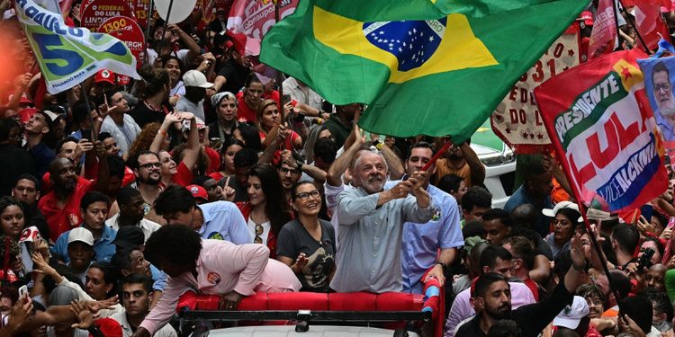 Lula y Bolsonaro listos para los comicios de mañana domingo