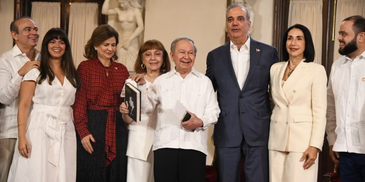 Premio Adulto Mayor fue para Ellis Pérez