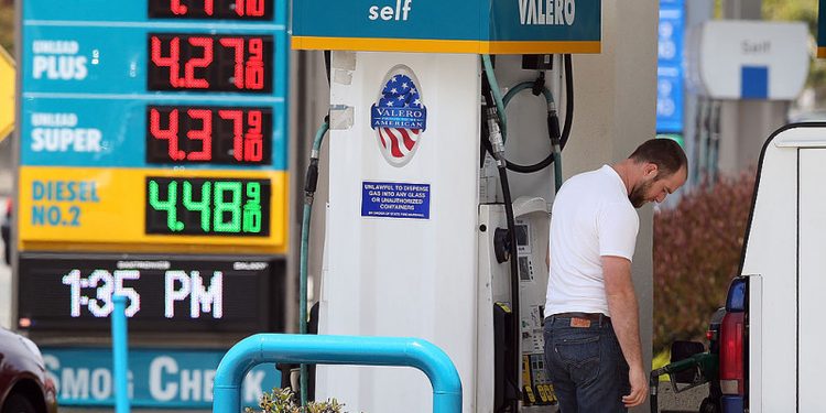 La gasolina será el arma de los demócratas