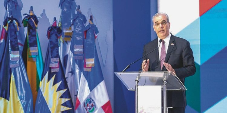 “Yo daré el primer picazo”, dijo Abinader de nuevo estadio