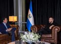 Saymon Díaz visita a Bukele para conversar sobre el nuevo Estadio Nacional de El Salvador