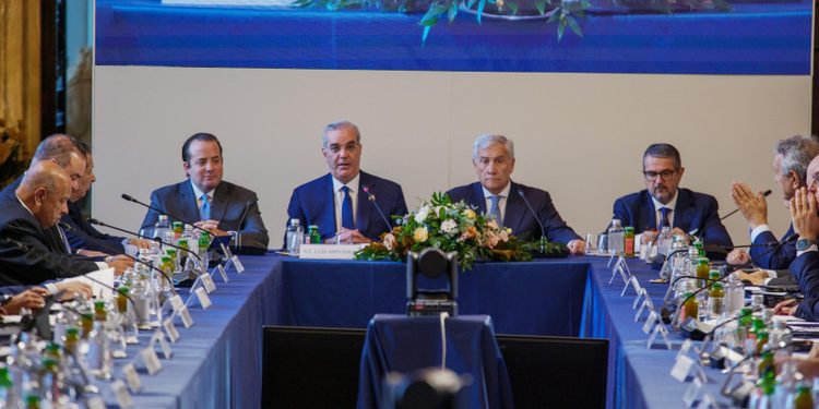 Abinader promueve en Italia el clima de inversión de RD
