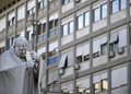 Cirugía de León XVI cuestiona el rumbo del papado