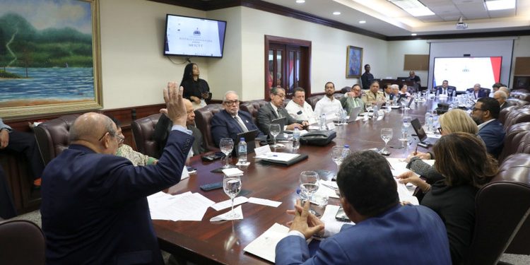 Consejo del MESCYT aprueba autonomía a universidades