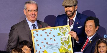 Del campo a la FAO: “Ojalá que llueva café” inspira un homenaje especial a Juan Luis Guerra