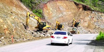 Denuncian desalojos arbitrarios por ampliación de la carretera Jarabacoa-La Vega