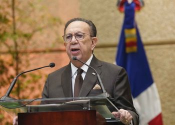 Gobernador destaca crecimiento económico RD pese a crisis global