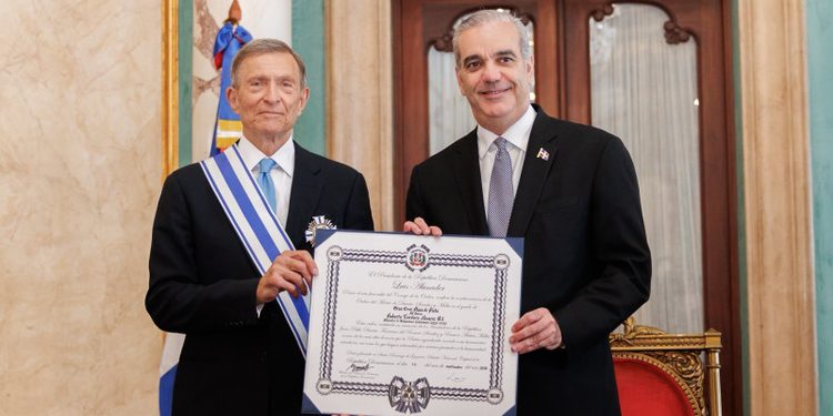 Excanciller Roberto Álvarez pide apoyo internacional para fuerzas antipandillas en Haití