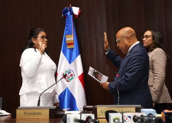 Diputados escogen a la hija del fallecido diputado Jorge Frías como su sustituta