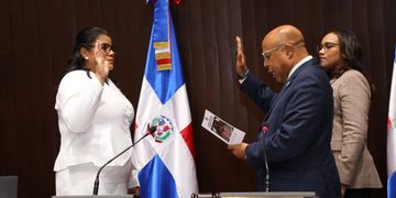 Diputados escogen a la hija del fallecido diputado Jorge Frías como su sustituta