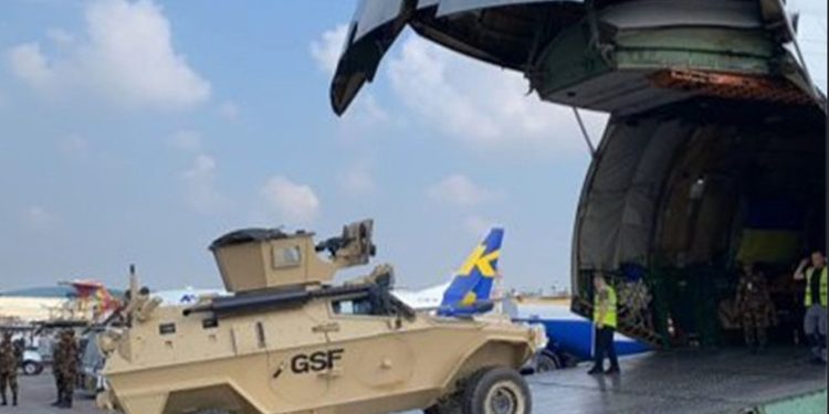 EE.UU. anuncia envío de 600 toneladas de equipos militares a Haití