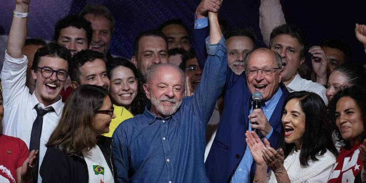 Victoria de Lula frena giro hacia la derecha en América Latina