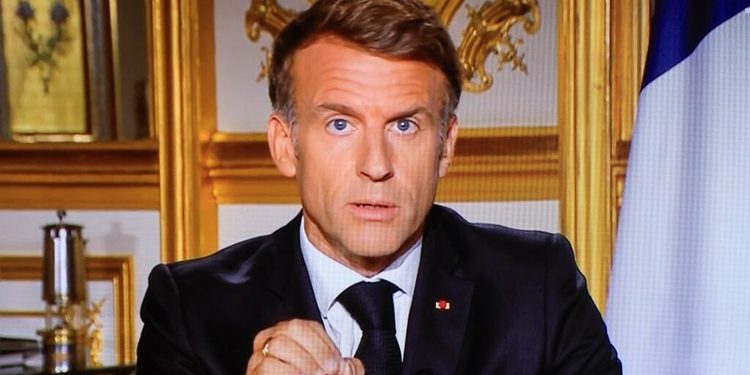 Macron reconoce que se subestimó la violencia de las protestas en Francia