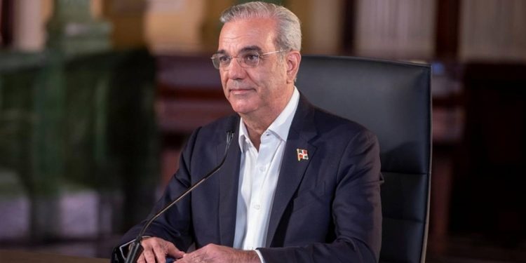 Abinader afirma que mantiene el diálogo con los sectores productivos