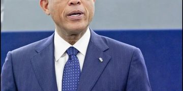 Michel Martelly se registra como candidato presidencial en Haití