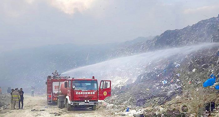 Controlan fuego provocado en vertedero Rafey