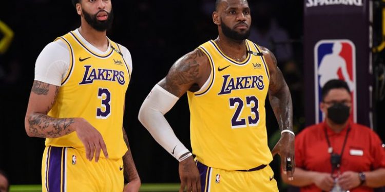 LeBron seguirá fuera de acción con los Lakers