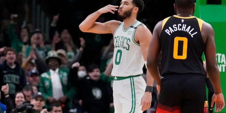 Boston continúa caliente