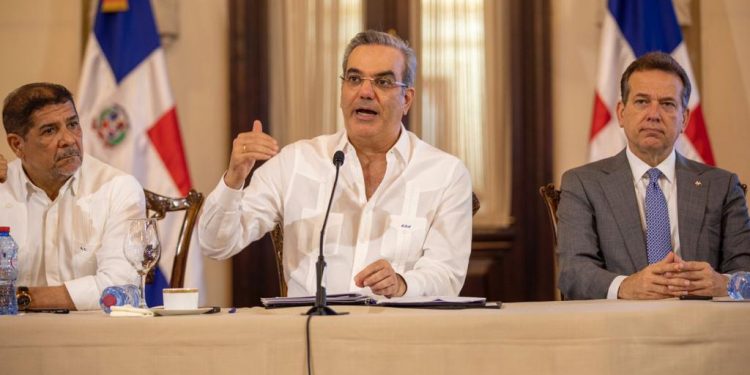 Presidente Abinader encabeza lanzamiento programa “A Comer: Del Campo al Colmado” que abaratará precios de alimentos canasta básica familiar