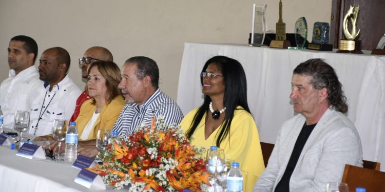 Cometas de Esperanza celebra obtención Galardón Internacional Oro Premio Iberoamericano a la Calidad