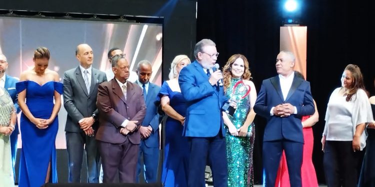 ALS celebró con gran éxito Premios Ciudad Corazón._Guillermo Saleta se alzó con El Gran Corazón