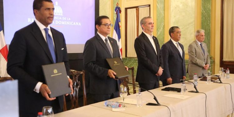 Gobierno dominicano, Montefiore y UASD firman memorándum de entendimiento para acceso a atención médica y educación de alta calidad