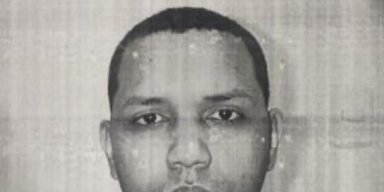 Se escapa recluso mientras realizaba labores comunitarias en recinto UASD en Santiago