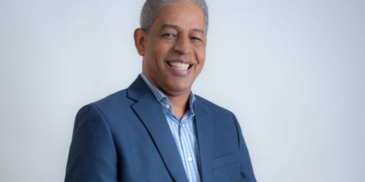 Federico Reynoso: Abinader ha cumplido con su promesa de donar salario a instituciones sin fines de lucro.