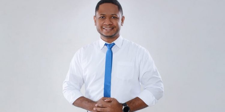 Frank Medina anuncia irá nueva vez por regiduría