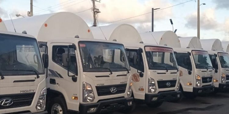 Migración adquiere flotilla de camiones para operativos