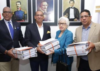 Luis Abinader quiere que todas las auditorías estén al día cuando concluya su mandato