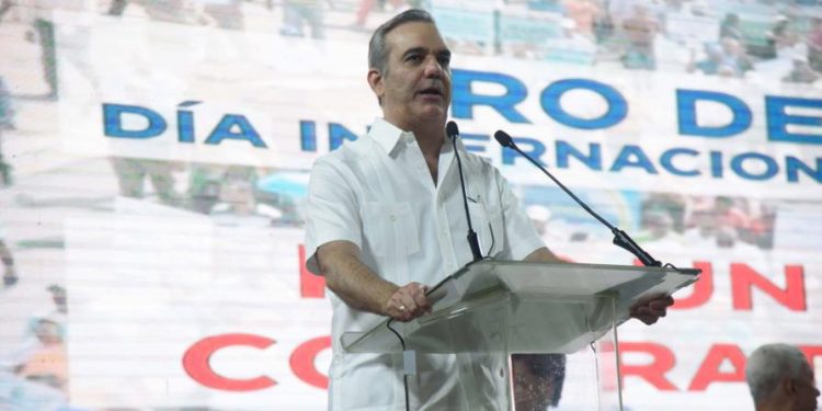 Empresarios apoyan pacto social por salarios dignos y trabajo decente propuesto por Abinader