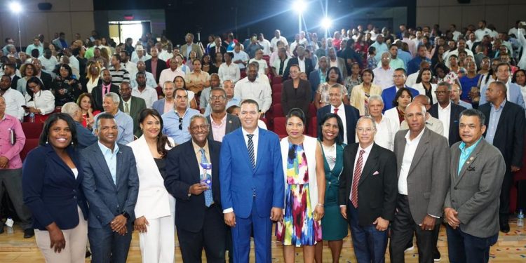 Jhonny Aristy lanza candidatura a la presidencia del Colegio de Abogados