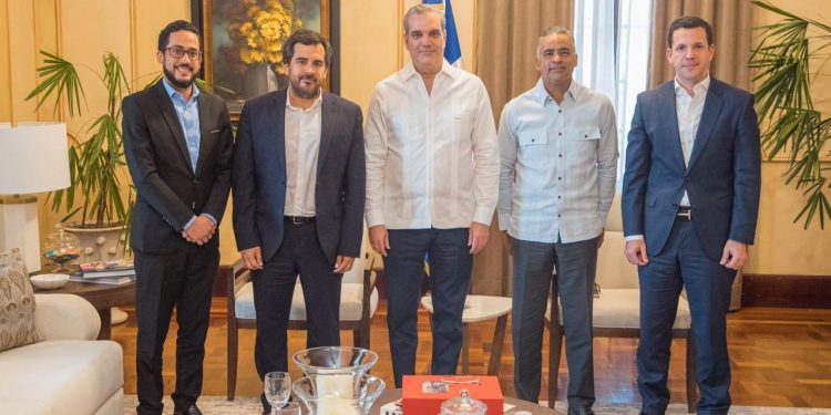 Gobierno dominicano y Waze de Google anuncian colaboración para reducir accidentes de tránsito y tiempos de congestión vehicular