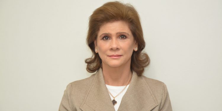Elena Viyella afirma RD ha “avanzado mucho”, pero debe seguir mejorando; resalta armonía gobierno-empresarios