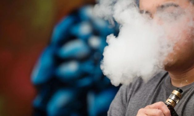 Los cigarrillos electrónicos irrumpen como nueva amenaza en escuelas públicas