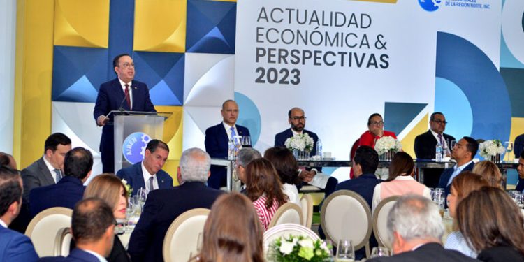 Valdez Albizu habla de medidas relanzar el crecimiento